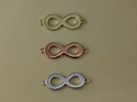 Medium Infinity Link Charm