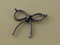 Oxidized Medium Bow Link Charm