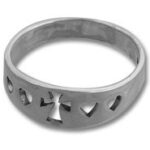 Silver band ring with cross cutout