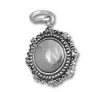 Silver oval pendant with beaded frame
