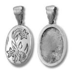 Oval floral silver pendant front and back