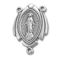 Oval Miraculous Medal pendant depicting Virgin Mary