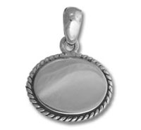 Round silver pendant with rope-edge border